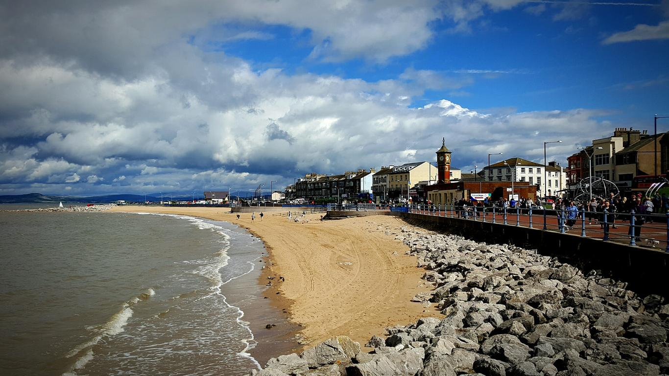 Morecambe Misteltoe & Wine